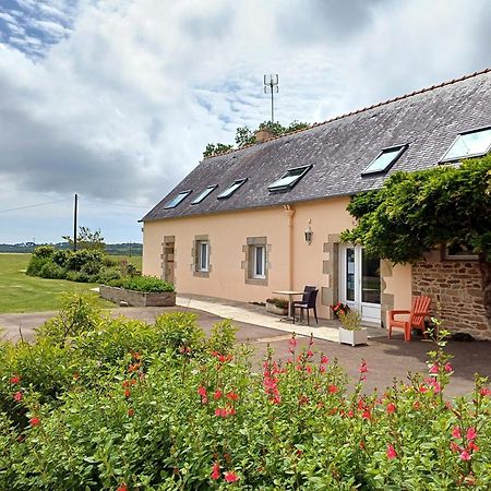 Au calme à 10mn des baies de Douarnenez et Audierne avec cuisine à disposition Mahalon Extérieur photo