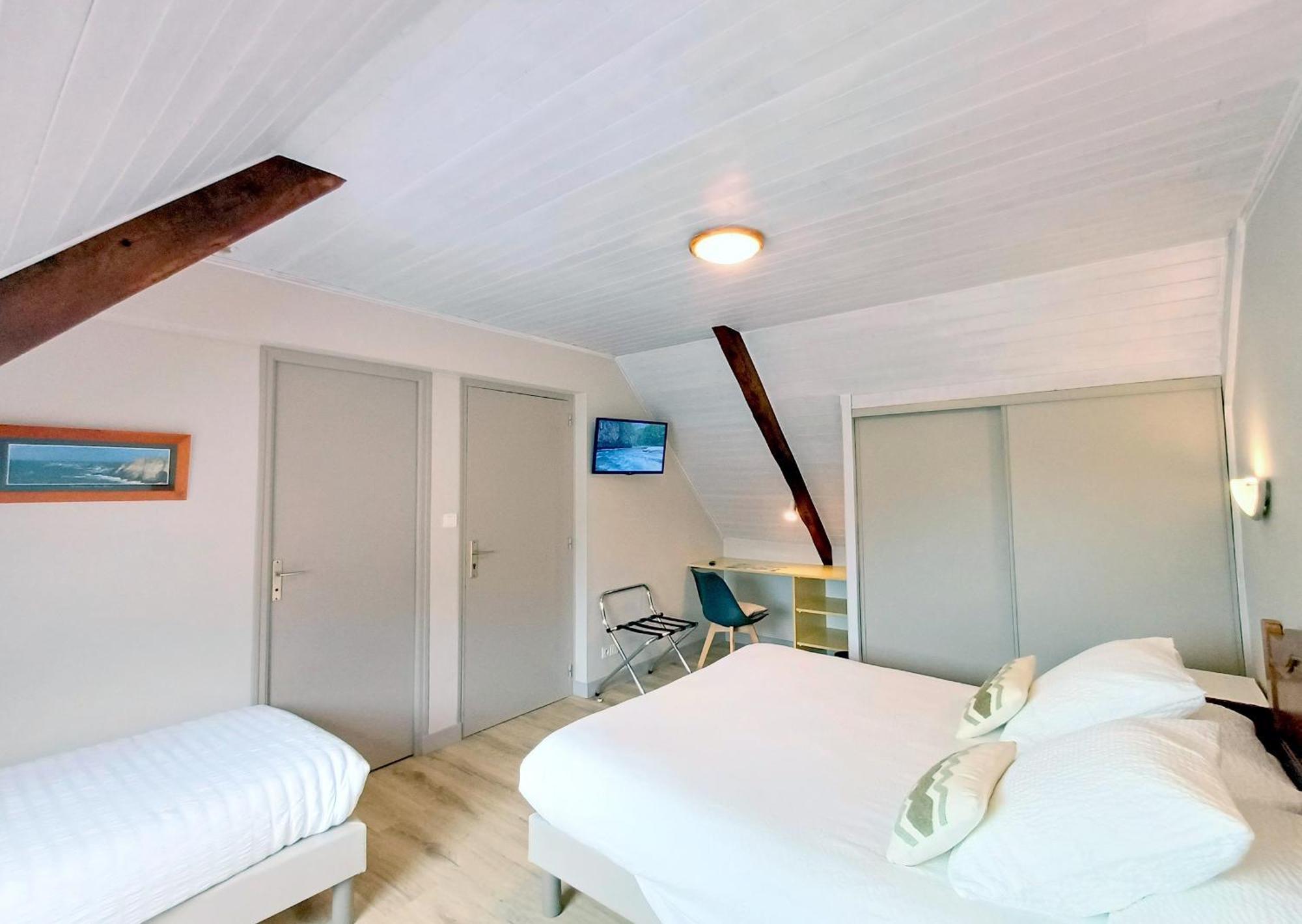 Au calme à 10mn des baies de Douarnenez et Audierne avec cuisine à disposition Mahalon Extérieur photo