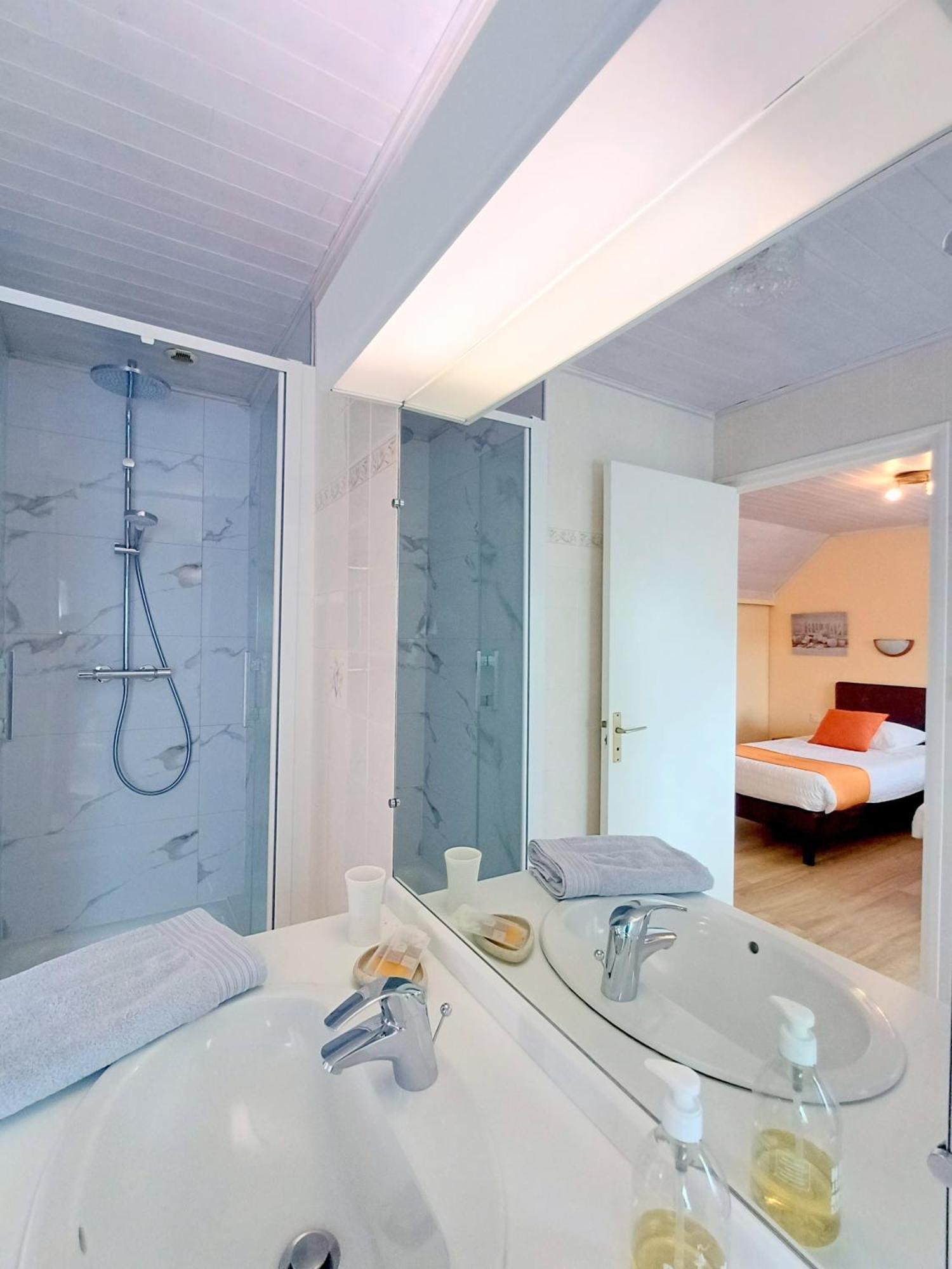 Au calme à 10mn des baies de Douarnenez et Audierne avec cuisine à disposition Mahalon Extérieur photo