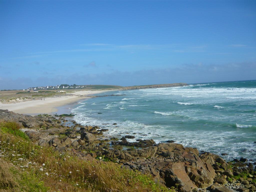 Au calme à 10mn des baies de Douarnenez et Audierne avec cuisine à disposition Mahalon Extérieur photo