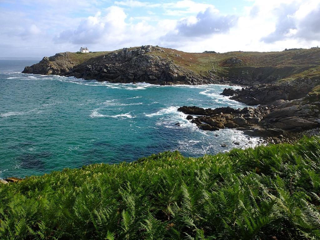 Au calme à 10mn des baies de Douarnenez et Audierne avec cuisine à disposition Mahalon Extérieur photo