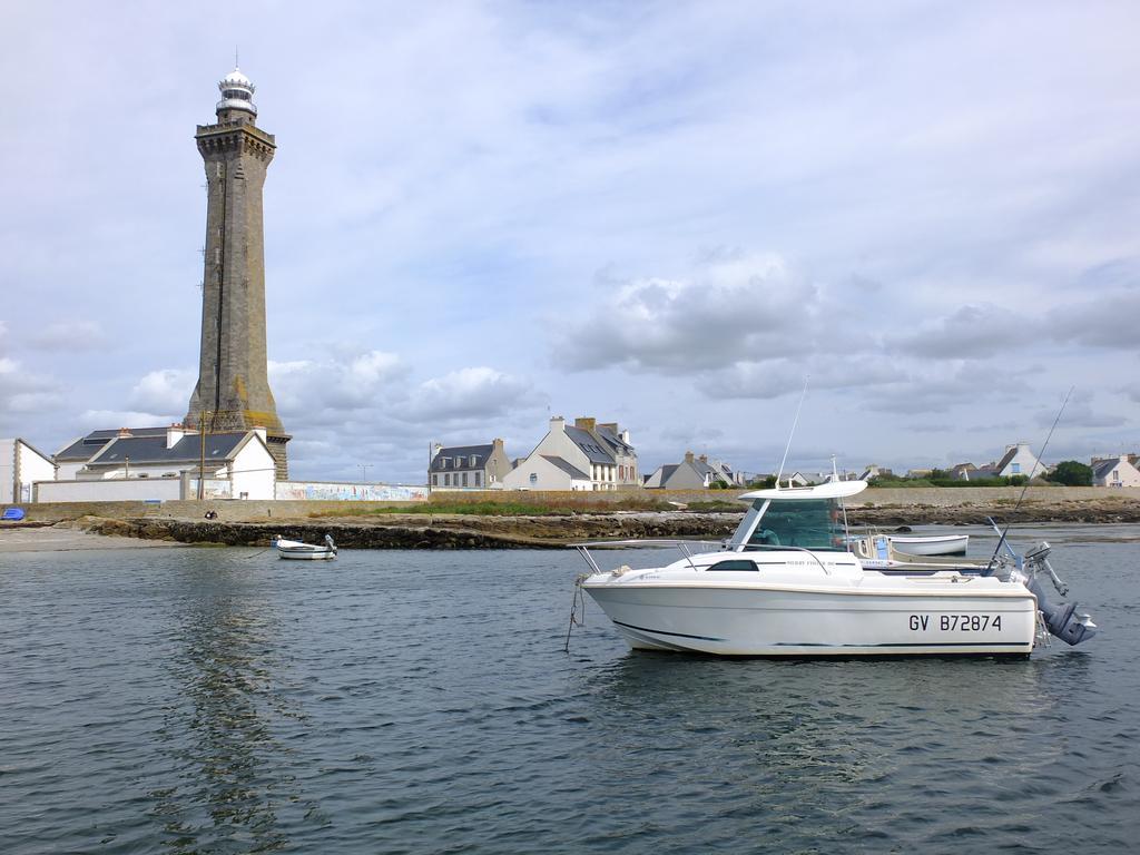 Au calme à 10mn des baies de Douarnenez et Audierne avec cuisine à disposition Mahalon Extérieur photo