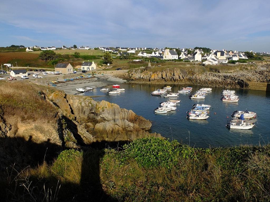 Au calme à 10mn des baies de Douarnenez et Audierne avec cuisine à disposition Mahalon Extérieur photo